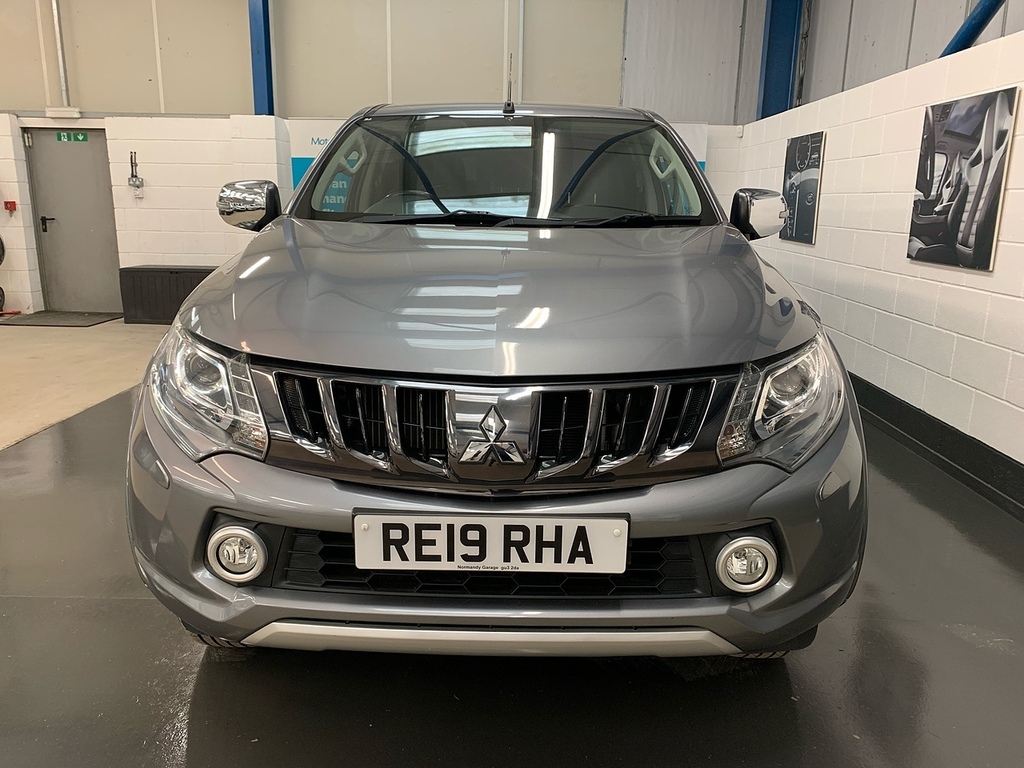 Mitsubishi L200 Di-d Dc Barbarian U3127 Ulez RE19RHA Grey #2