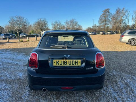 Mini Hatch 1.5 Cooper Euro KJ18UDH Black #5
