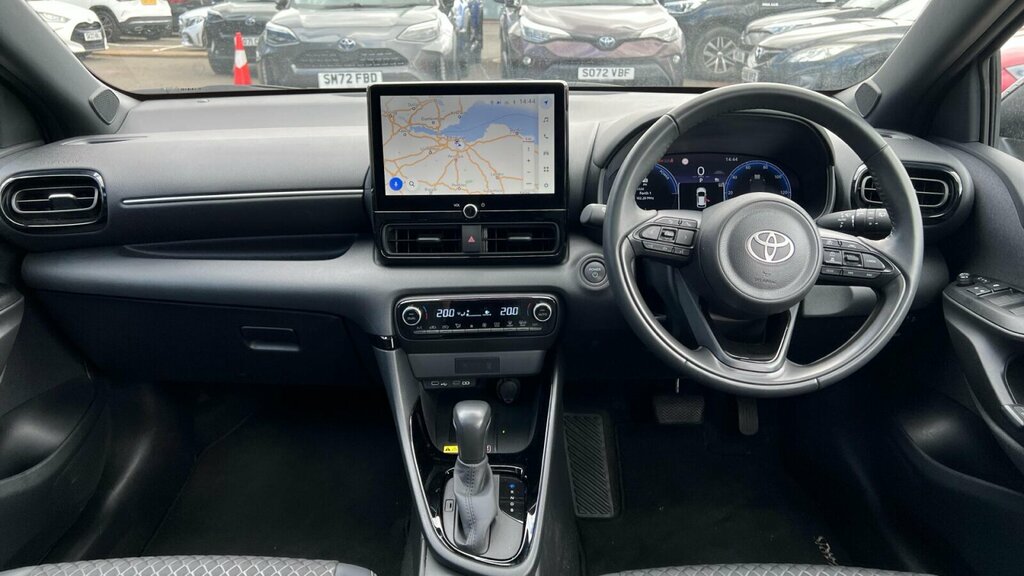 Toyota Yaris 1.5 Vvt-h Excel E-cvt Euro 6 Ss SK24KRU Black #5