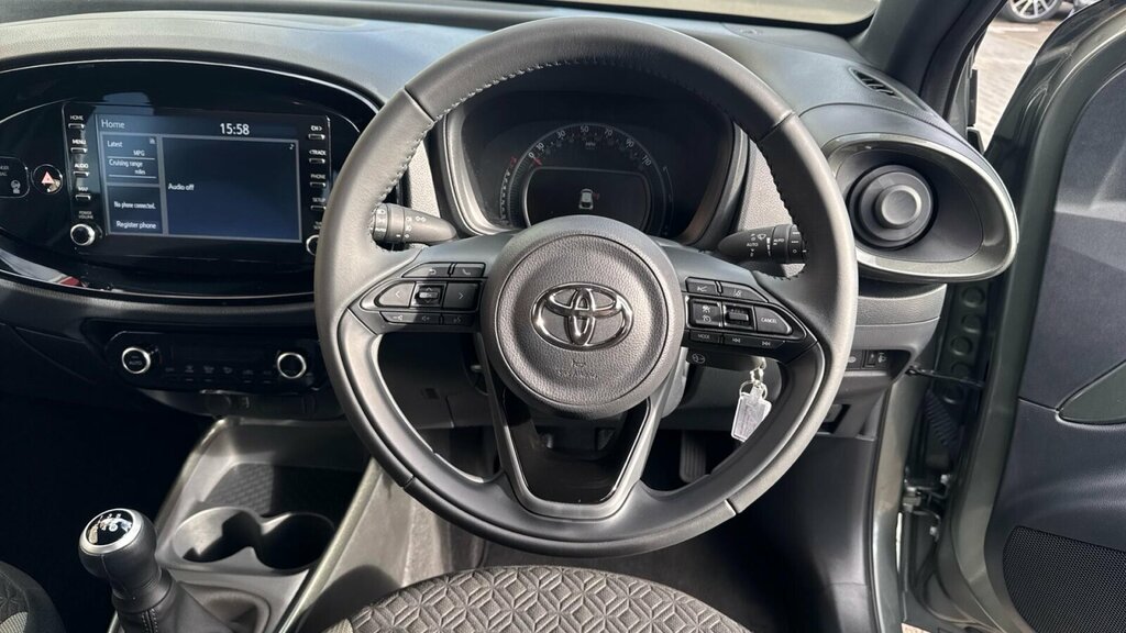 Toyota Aygo X 1.0 Vvt-i Edge Euro 6 Ss SB23CVJ Green #6