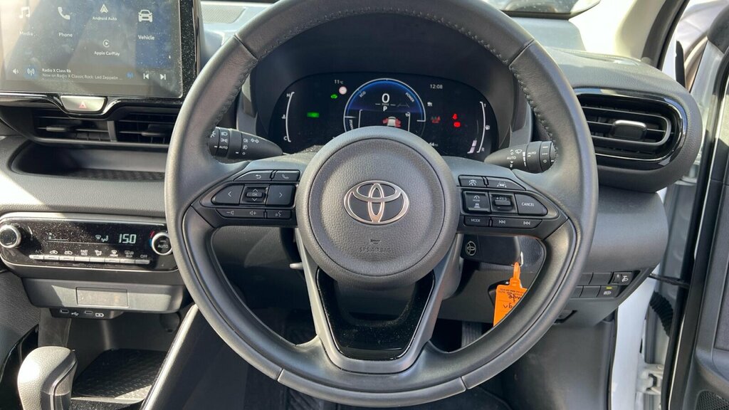 Toyota Yaris 1.5 Vvt-h Design E-cvt Euro 6 Ss SK25DVW White #6