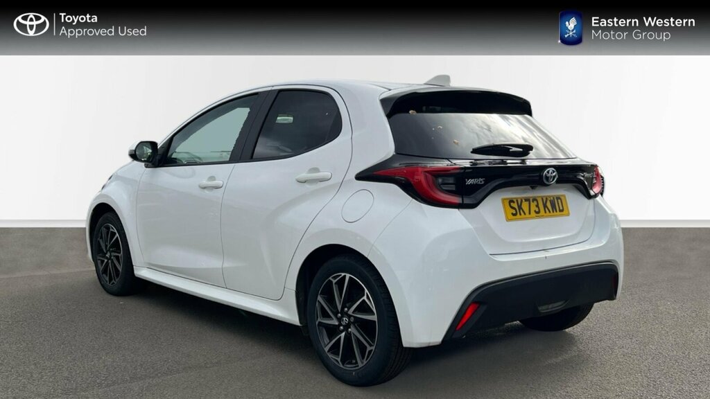 Toyota Yaris 1.5 Vvt-h Design E-cvt Euro 6 Ss SK73KWD White #4