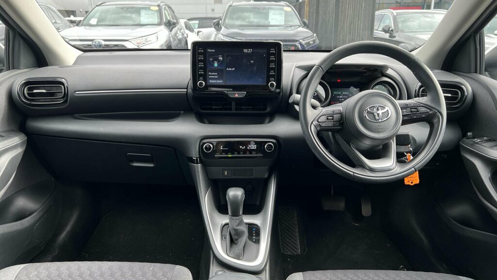 Toyota Yaris 1.5 Vvt-h Design E-cvt Euro 6 Ss SK73KWD White #5