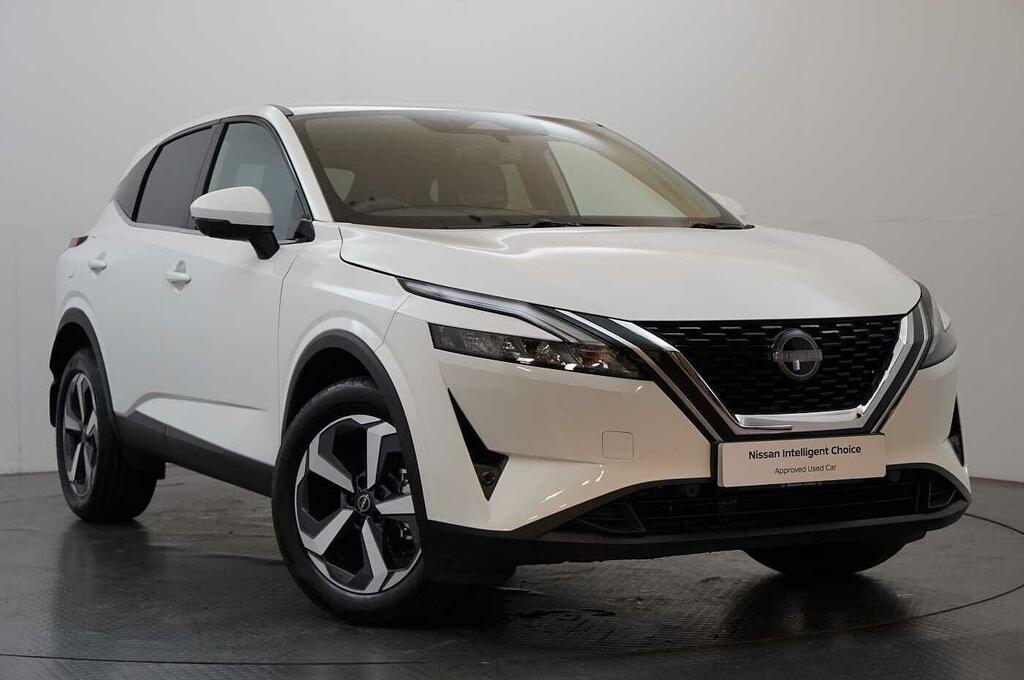 Nissan Qashqai 1.3 Dig-t Mh 140 N-connecta With Sat Nav And 360 V White