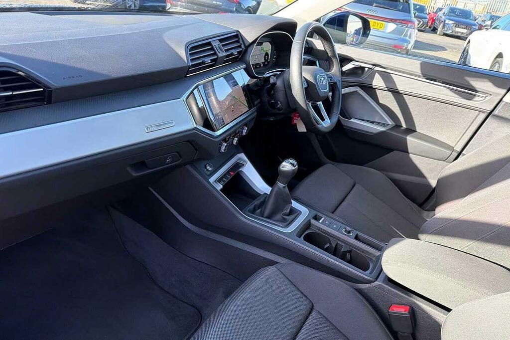 Audi Q3 O Sport 35 Tfsi 150 Ps 6-Speed SO23GWW Blue #2