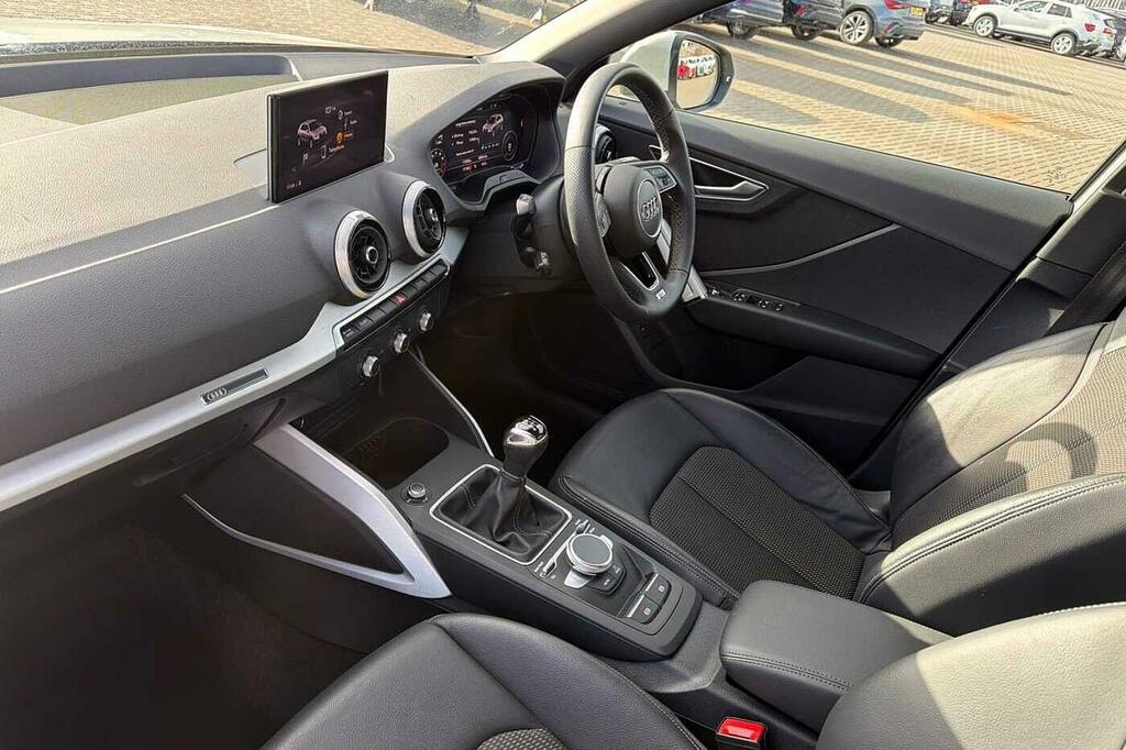 Audi Q2 S Line 35 Tfsi 150 Ps 6-Speed EJ73UKE Silver #2