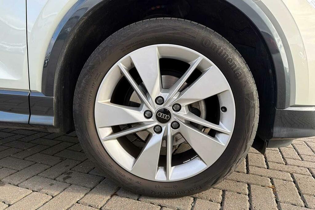 Audi Q2 S Line 35 Tfsi 150 Ps 6-Speed EJ73UKE Silver #5