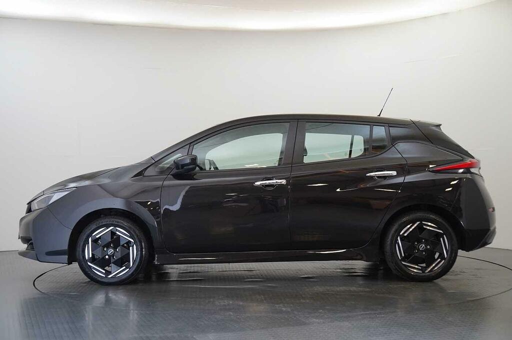 Nissan Leaf 39Kw Acenta With Rear View Camera And Apple ME72CUJ Black #5