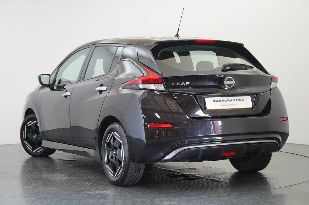 Nissan Leaf 39Kw Acenta With Rear View Camera And Apple ME72CUJ Black #3