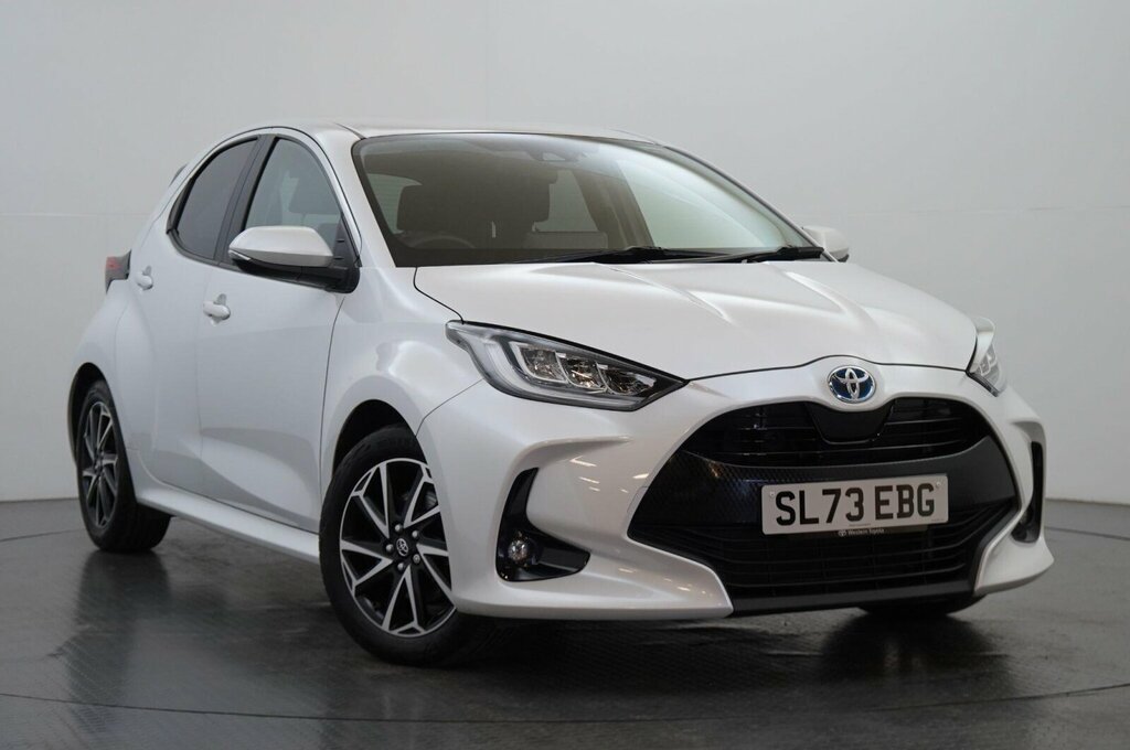 Toyota Yaris 1.5 Vvt-h Design E-cvt Euro 6 Ss White
