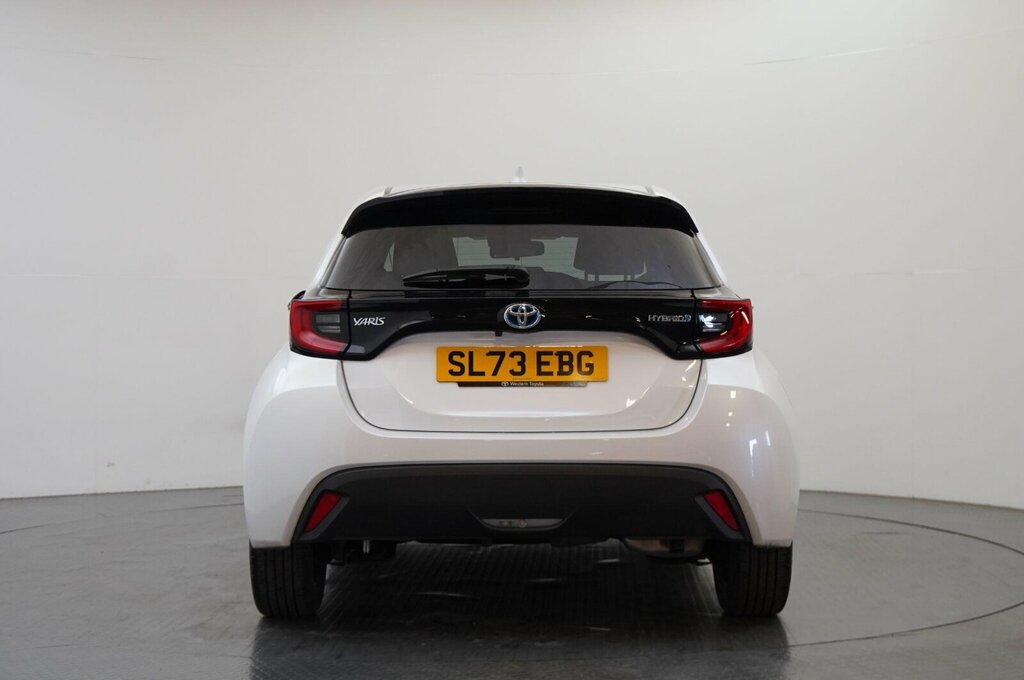 Toyota Yaris 1.5 Vvt-h Design E-cvt Euro 6 Ss SL73EBG White #5