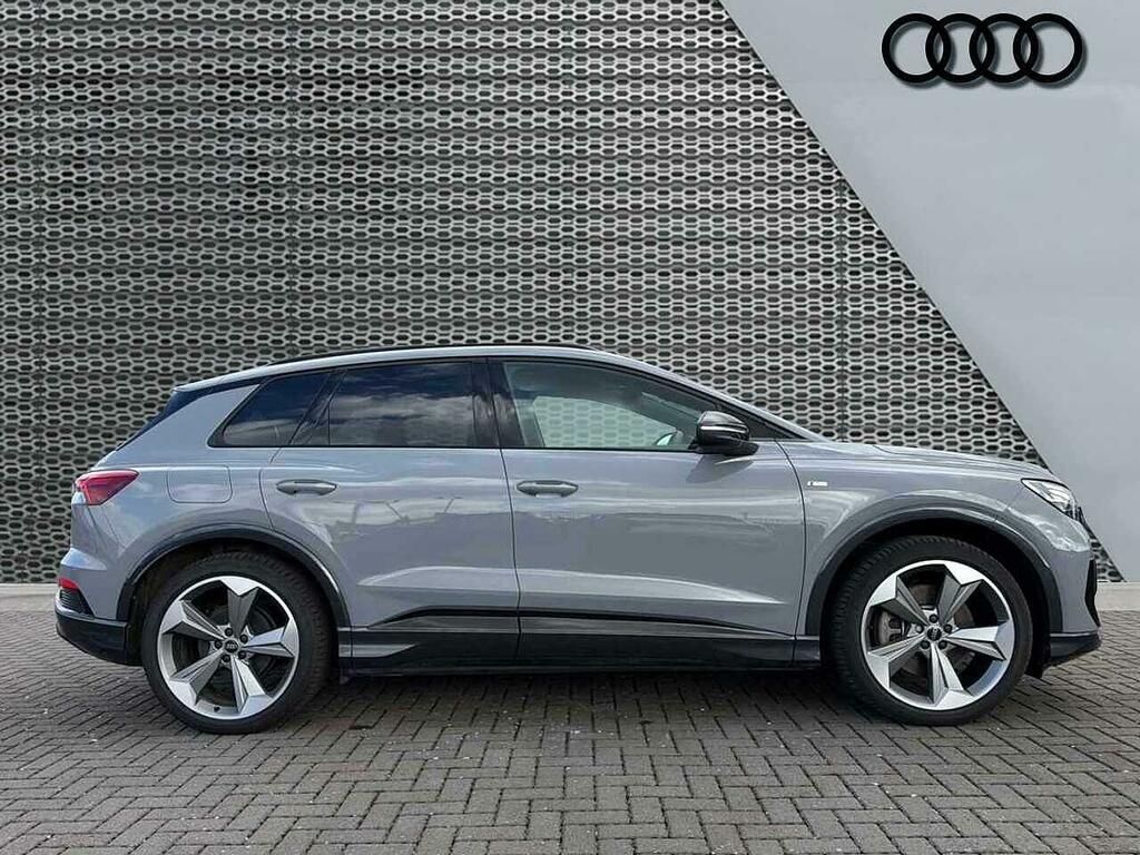 Audi Q4 E Tron Q4 Black Edition 45 E-tron 210,00 Kw SN75YGD Grey #4