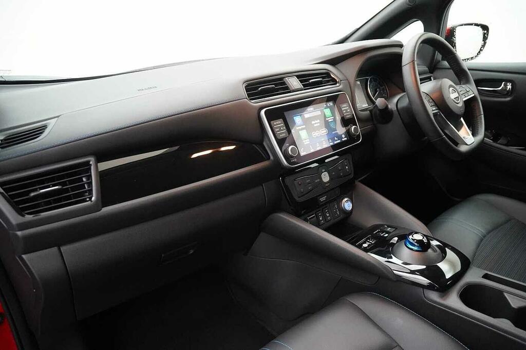 Nissan Leaf 39Kw N-connecta With Sat Nav And 360 Around V DX72YYT Red #2