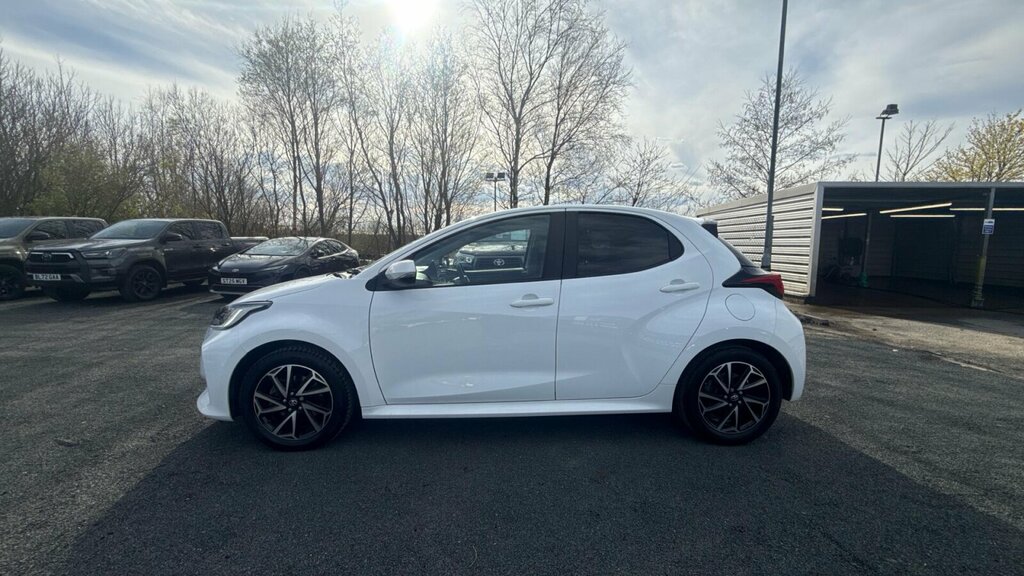 Toyota Yaris 1.5 Vvt-h Design Hatchback Hybrid E-cvt PJ73HSD White #5