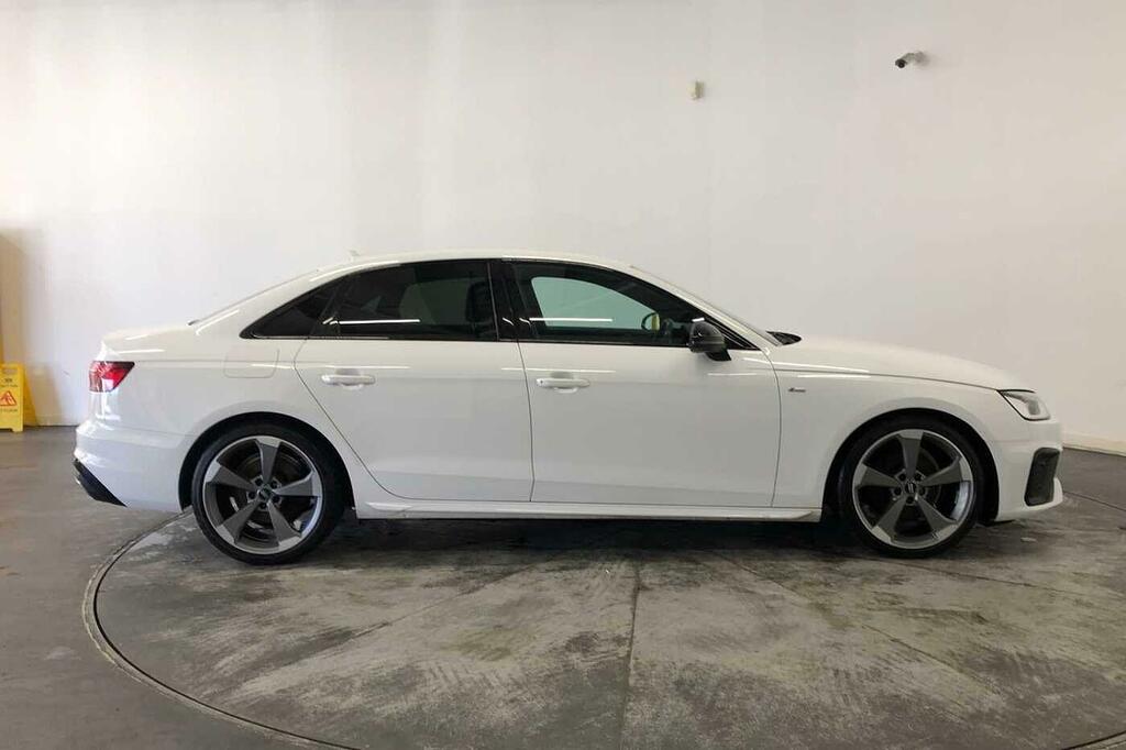 Audi A4 Black Edition 35 Tfsi 150 Ps S Tronic RA69LGC White #4
