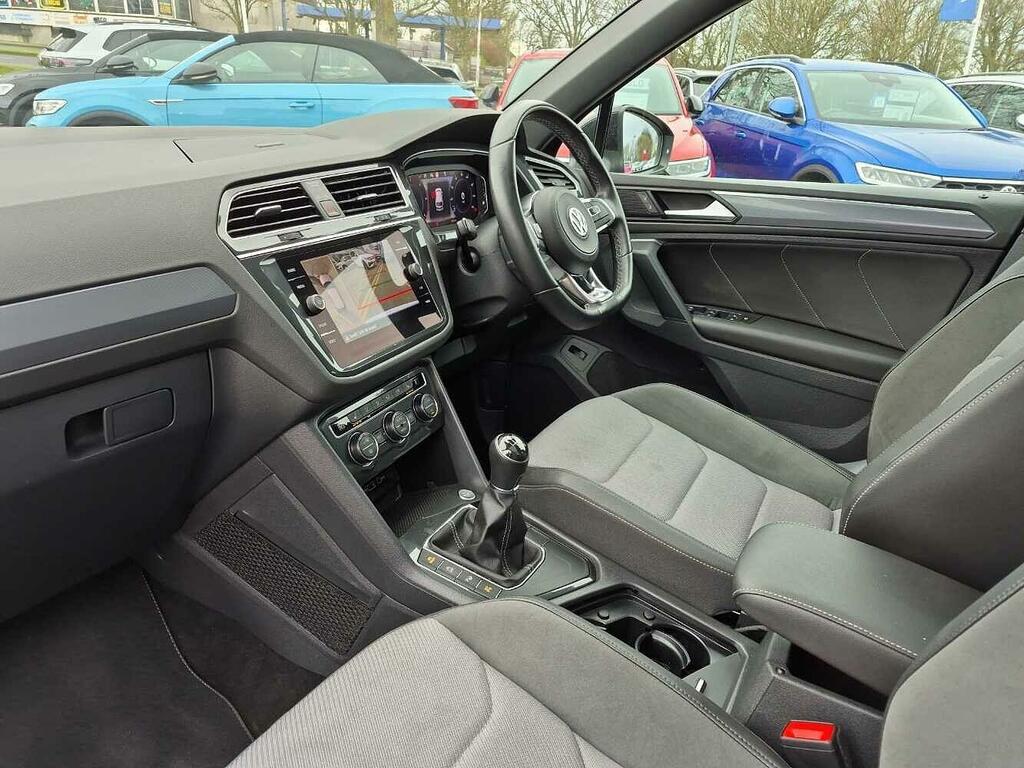 Volkswagen Tiguan R-line Tech 2.0 Tdi 2Wd 150Ps 6-Speed Black #2