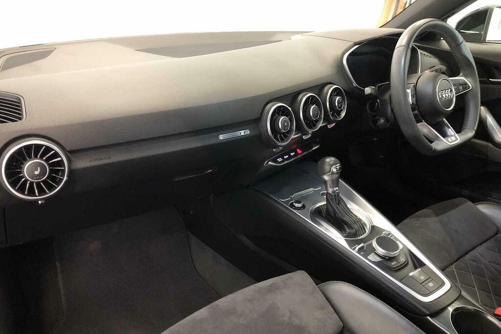 Audi TT Coup- Black Edition 40 Tfsi 197 Ps S Tronic SL70UJT Red #2
