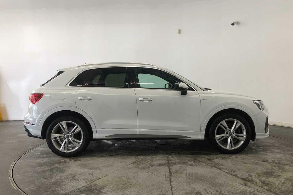 Audi Q3 S Line 40 Tdi Quattro 190 Ps S Tronic White #4