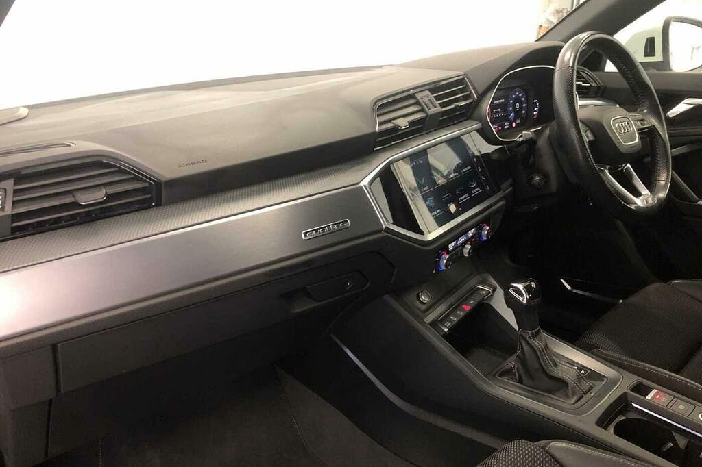 Audi Q3 S Line 40 Tdi Quattro 190 Ps S Tronic White #2