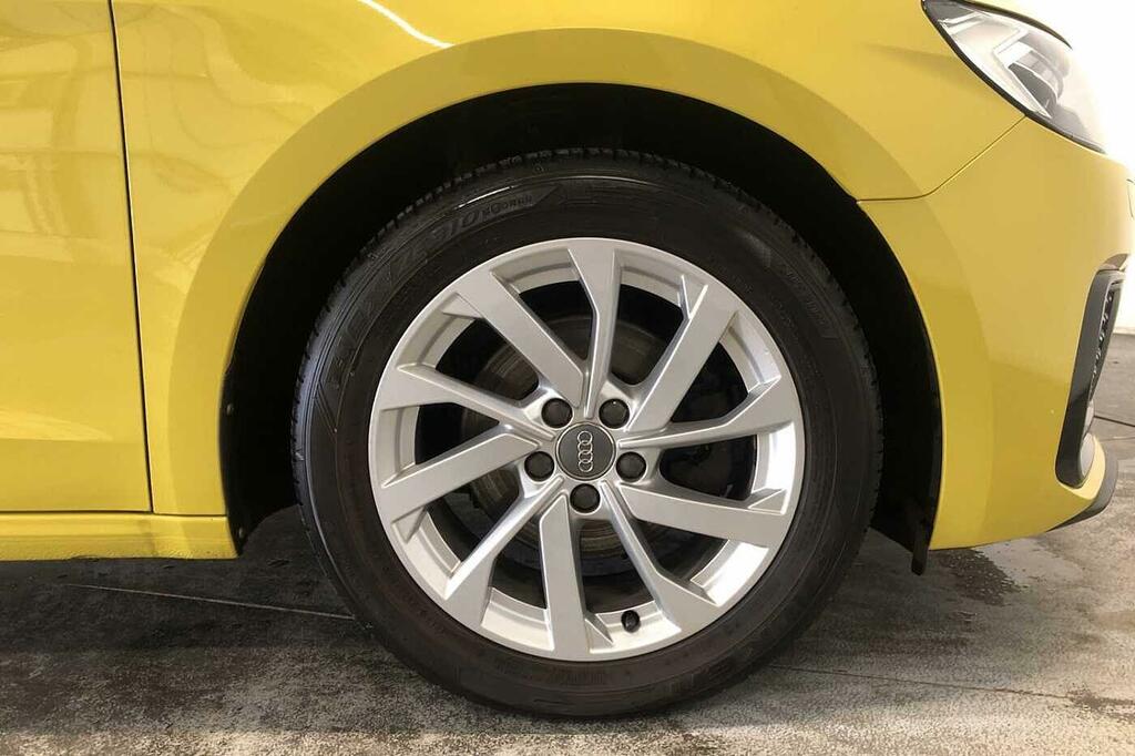 Audi A1 Sport 30 Tfsi 116 Ps 6-Speed SB68FXL Yellow #5