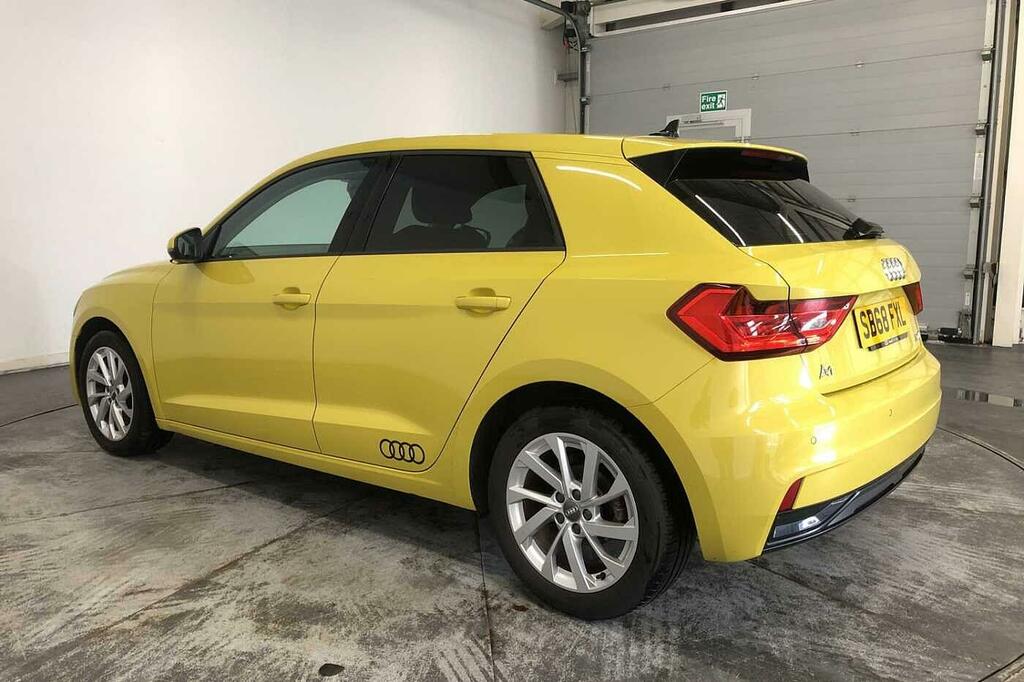 Audi A1 Sport 30 Tfsi 116 Ps 6-Speed SB68FXL Yellow #3