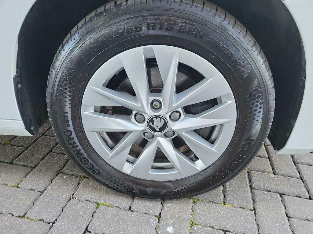 Skoda Fabia 1.0 Tsi 116 Se Edition Dsg FV25YBW White #5