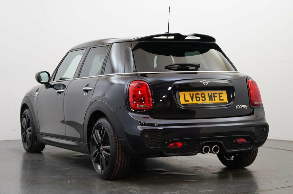 Mini Hatch 5-Door Hatch Cooper S Sport LV69WFE Black #3