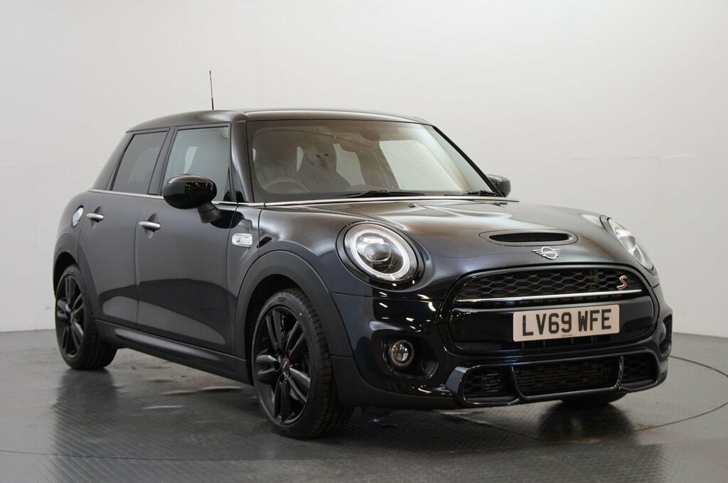 Mini Hatch 5-Door Hatch Cooper S Sport LV69WFE Black
