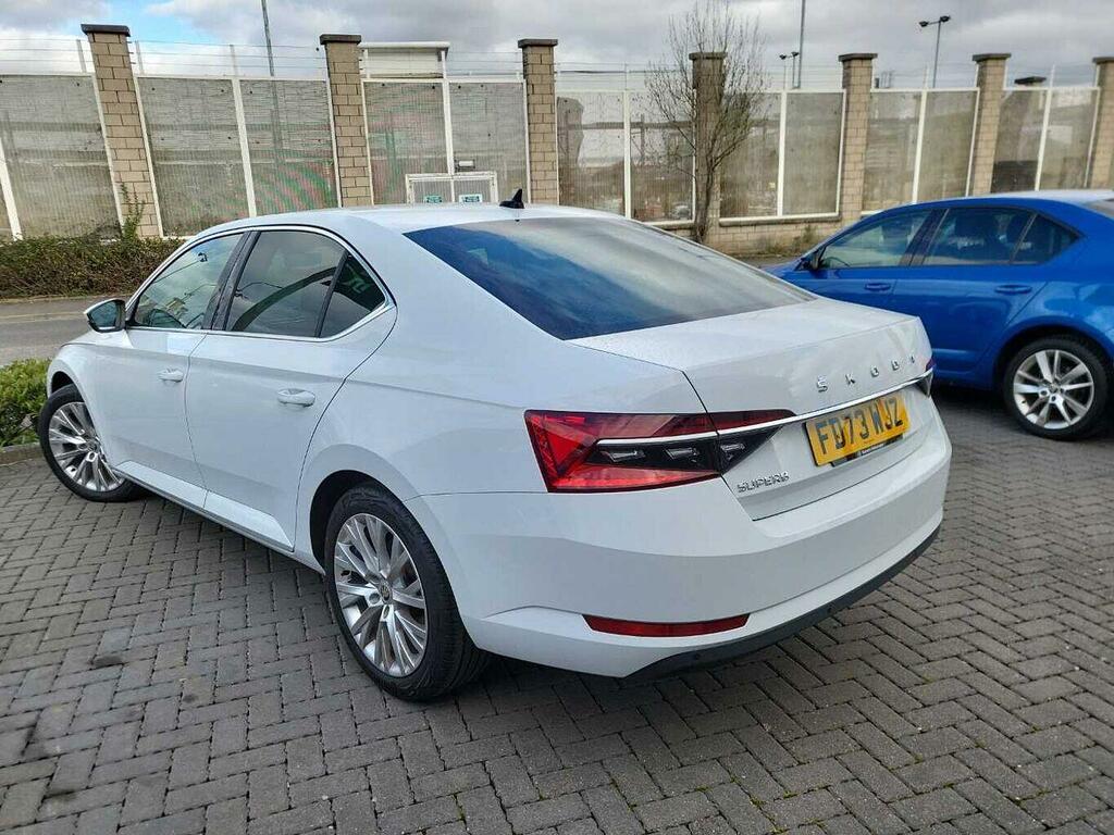 Skoda Superb 2.0 Tsi 190 Se L Dsg FD73WJZ White #3