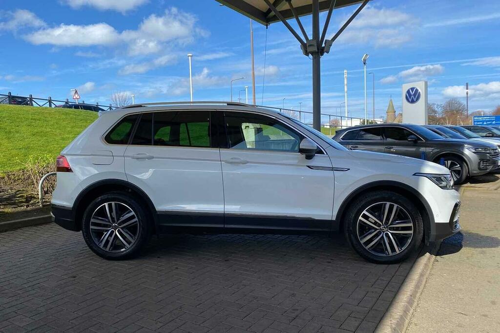 Volkswagen Tiguan 1.5 Tsi 150 Elegance SK23HXV White #4