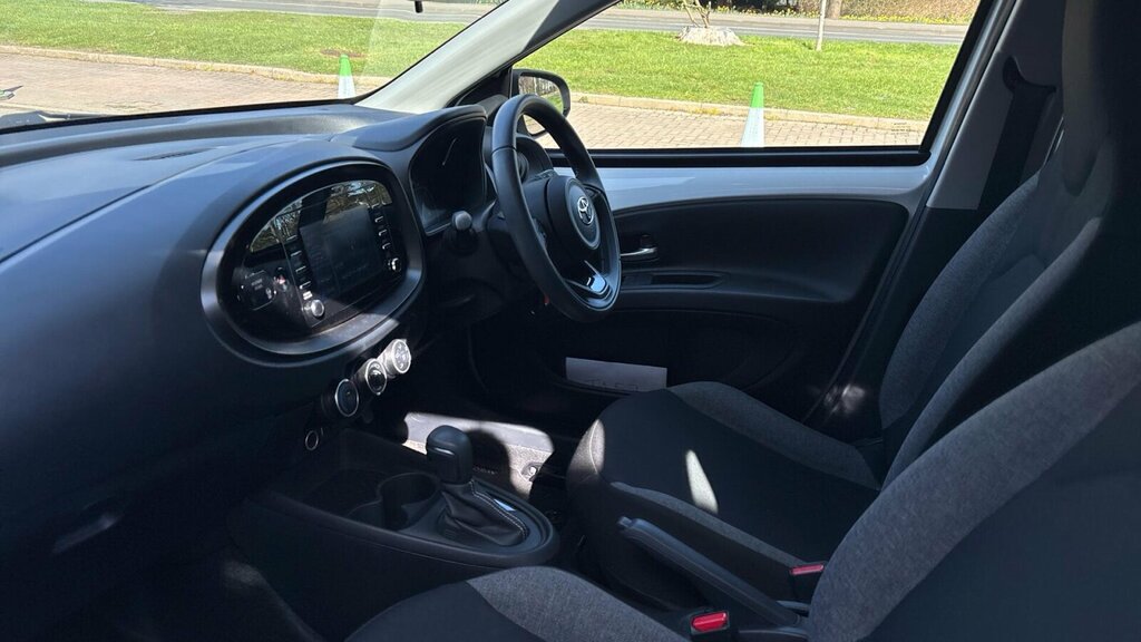 Toyota Aygo X 1.0 Vvt-i Pure X-shift Euro 6 Ss SM73YWP White #5