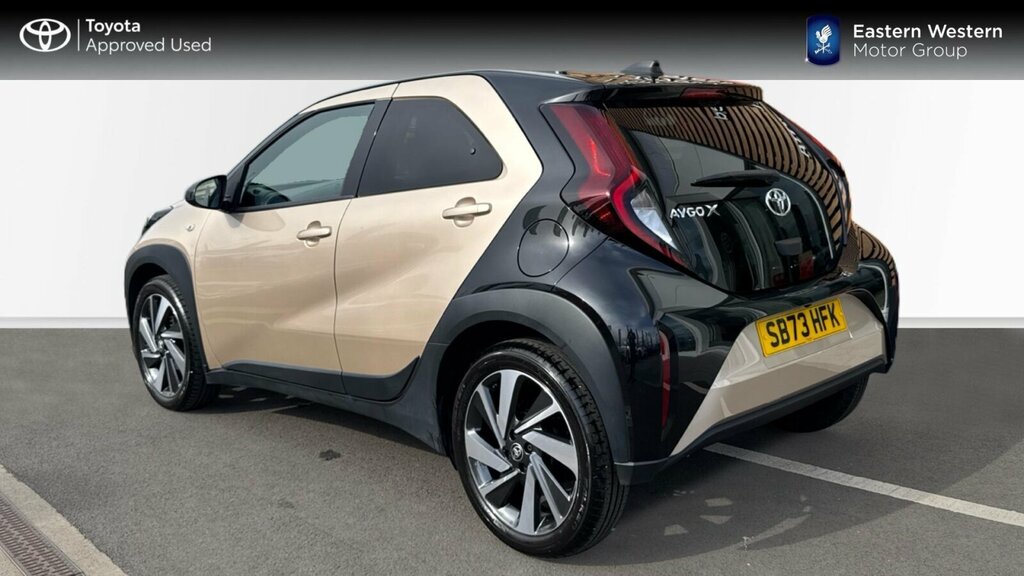 Toyota Aygo X 1.0 Vvt-i Edge X-shift Euro 6 Ss SB73HFK Beige #4