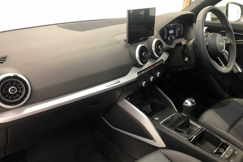 Audi Q2 S Line 30 Tfsi 116 Ps 6-Speed SK75XAT Silver #2