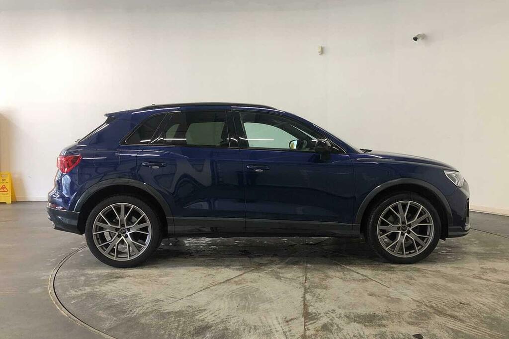 Audi Q3 Black Edition 35 Tfsi 150 Ps S Tronic SN24PGL Blue #4