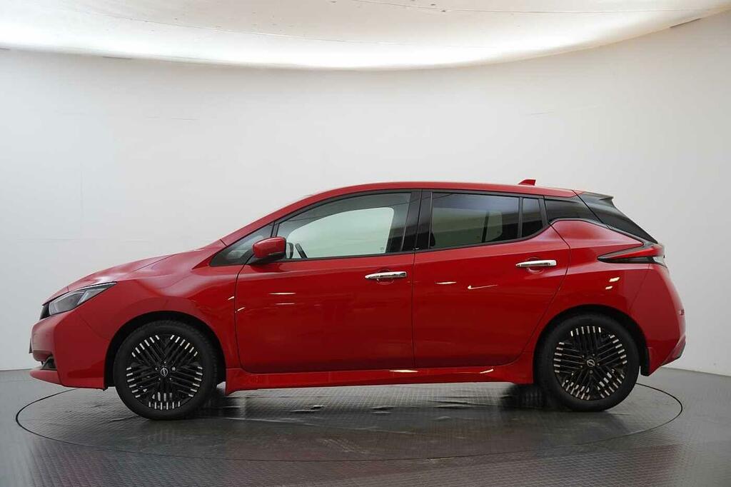 Nissan Leaf 39Kw N-connecta With Sat Nav And 360 Around V PF22XHG Red #5