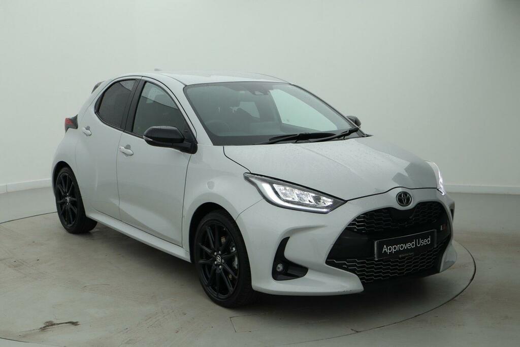 Toyota Yaris 1.5 Vvt-h Gr Sport Hatchback Hybrid E-c Grey
