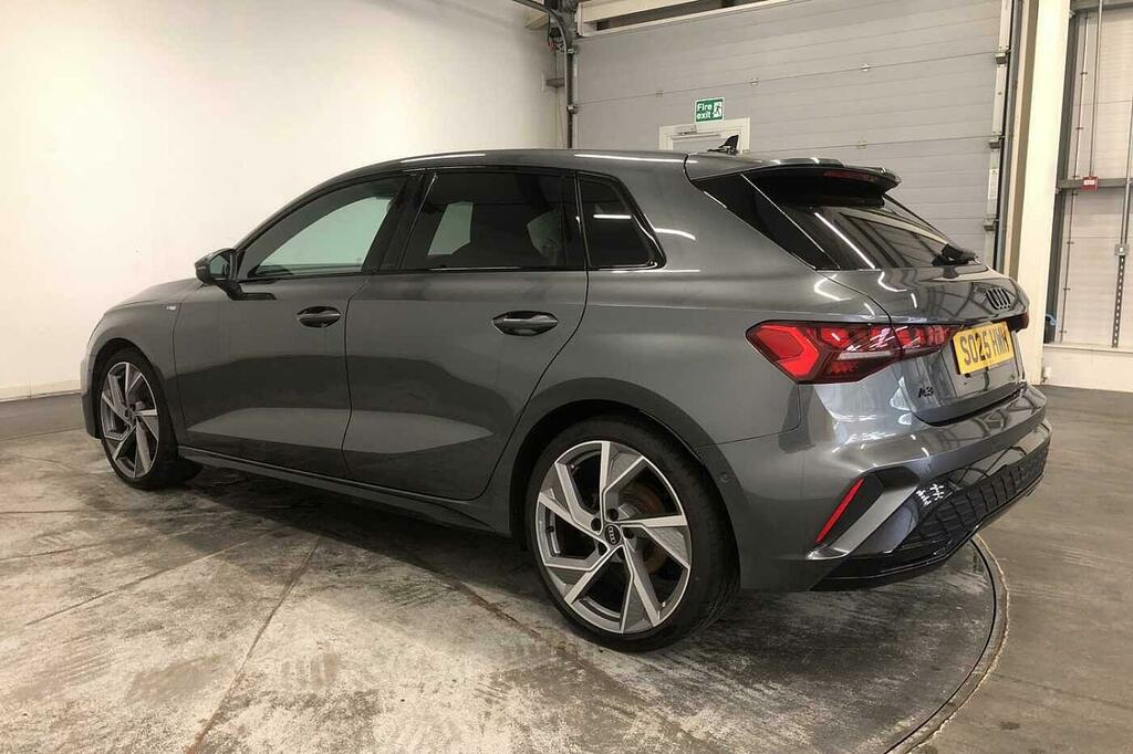 Audi A3 Black Edition 35 Tfsi 150 Ps S Tronic SO25HWH Grey #3