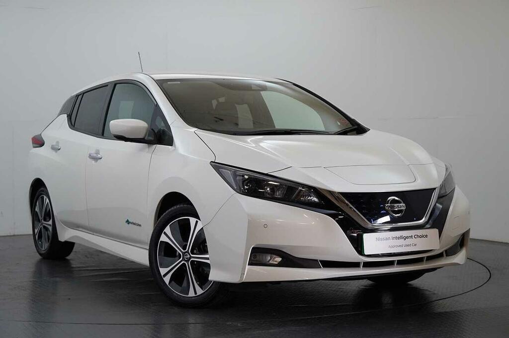 Nissan Leaf 40Kw N-connecta With Sat Nav And 360 Around V White