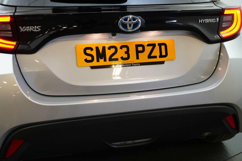 Toyota Yaris 1.5 Vvt-h Design E-cvt Euro 6 Ss SM23PZD Silver #5