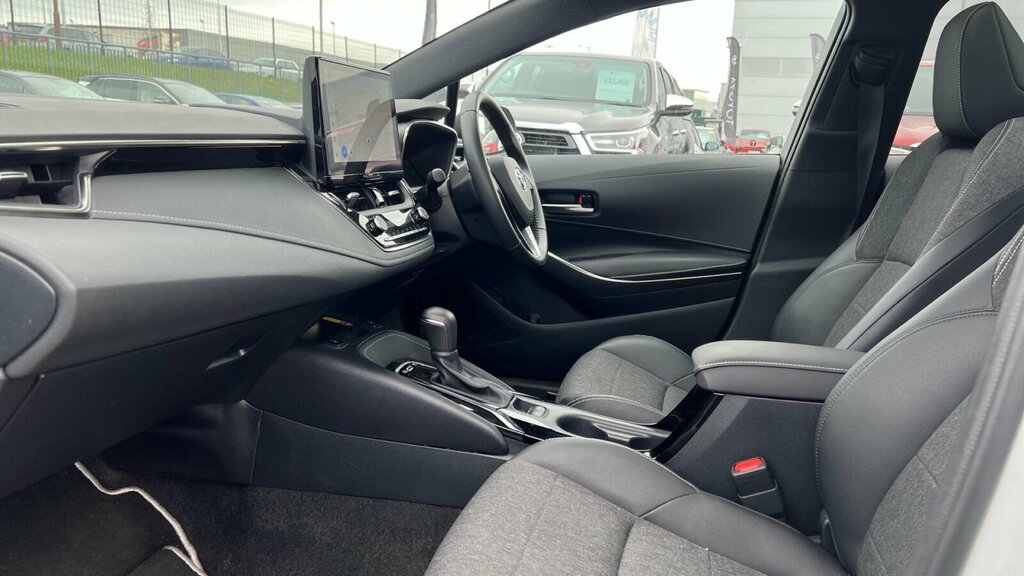 Toyota Corolla 1.8 Vvt-h Design Cvt Euro 6 Ss SN24PDP White #5