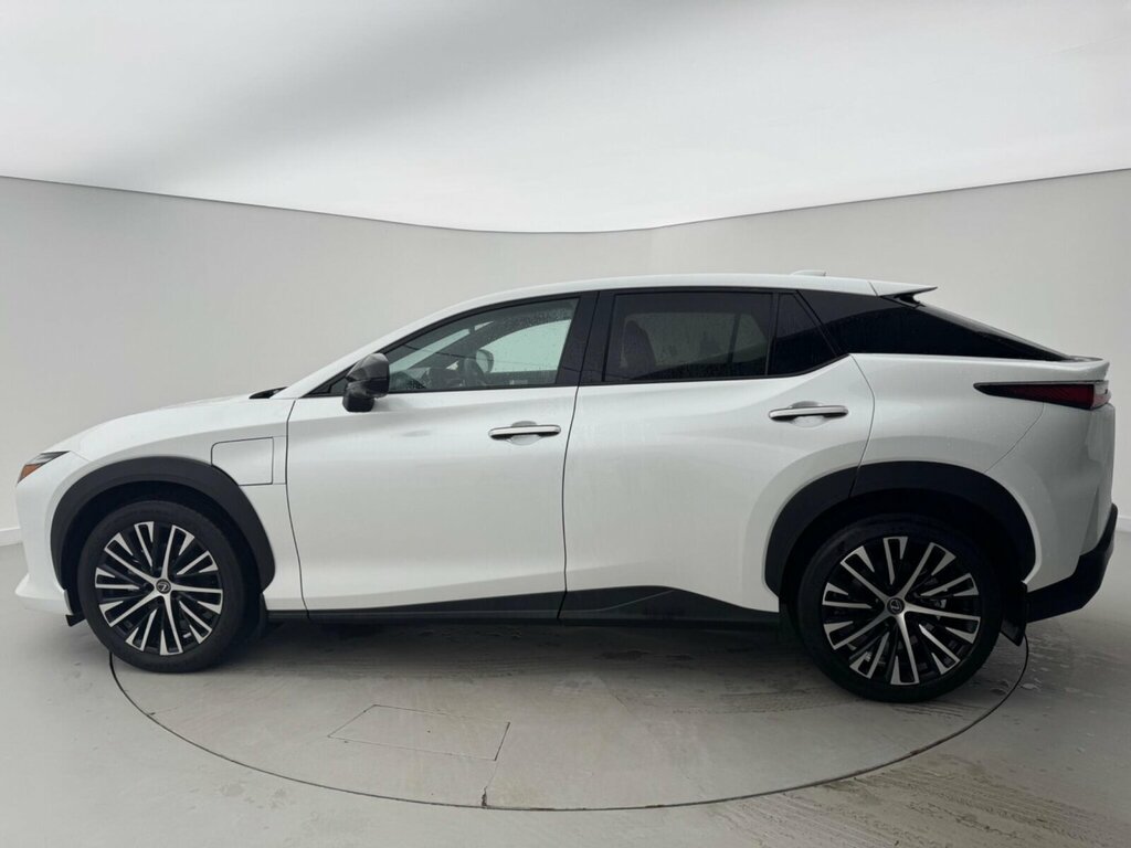 Lexus RZ 350E 77Kwh Premium Plus ST75KJK White #4