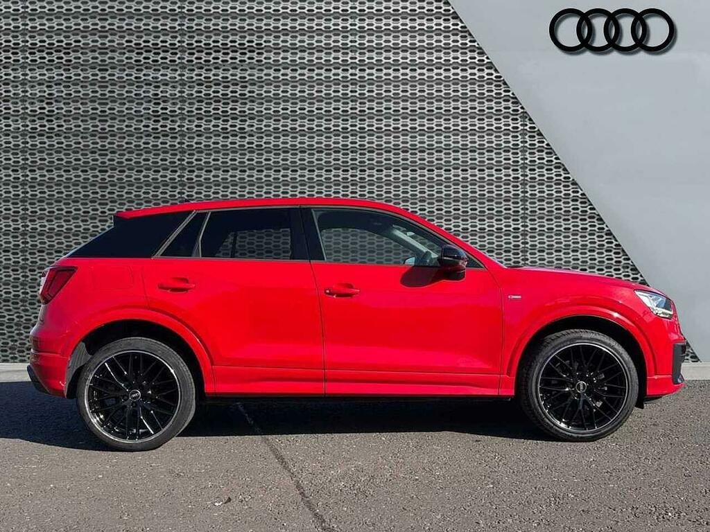 Audi Q2 Black Edition 35 Tfsi 150 Ps S Tronic SL21AYH Red #4