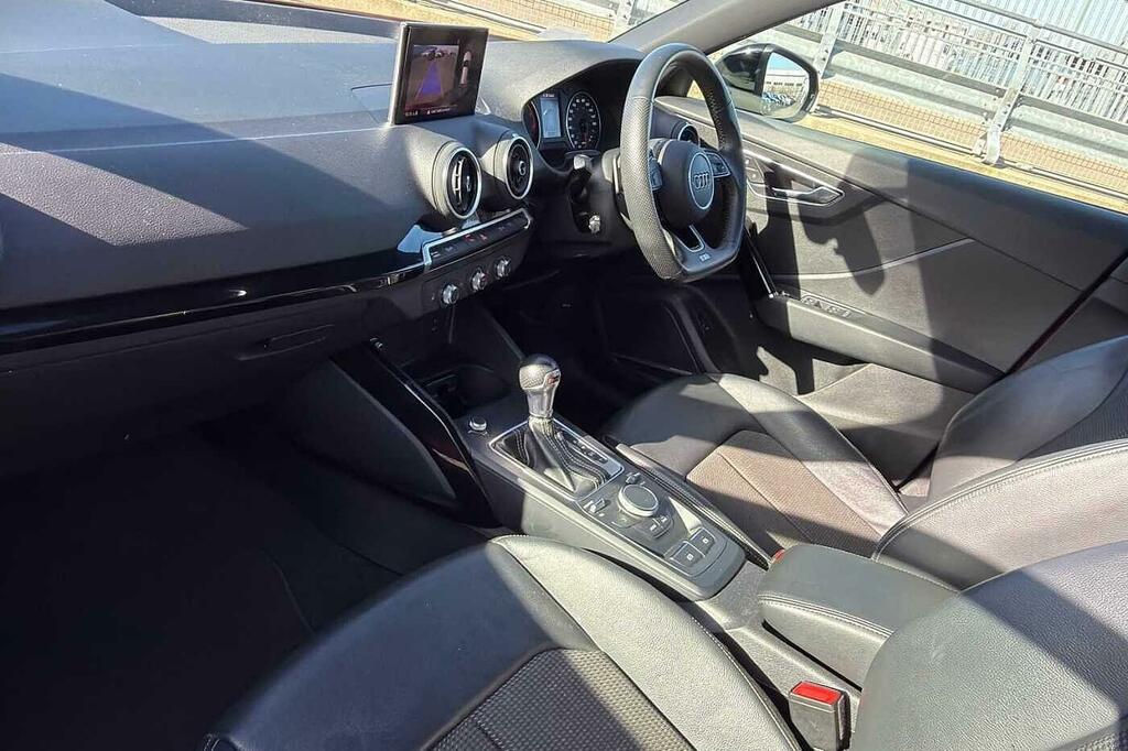 Audi Q2 Black Edition 35 Tfsi 150 Ps S Tronic SL21AYH Red #2