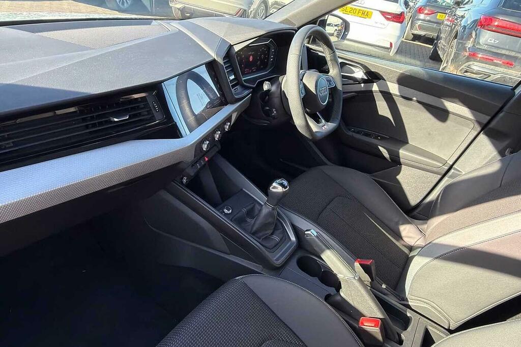 Audi A1 Black Edition 25 Tfsi 95 Ps 5-Speed SN75YEE Silver #2
