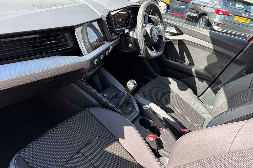 Audi A1 Black Edition 30 Tfsi 116 Ps 6-Speed SL75LUY Red #2