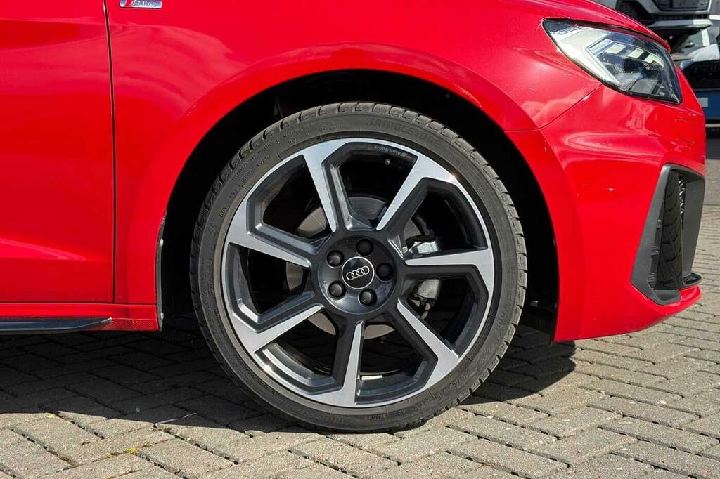 Audi A1 Black Edition 30 Tfsi 116 Ps 6-Speed SL75LUY Red #5