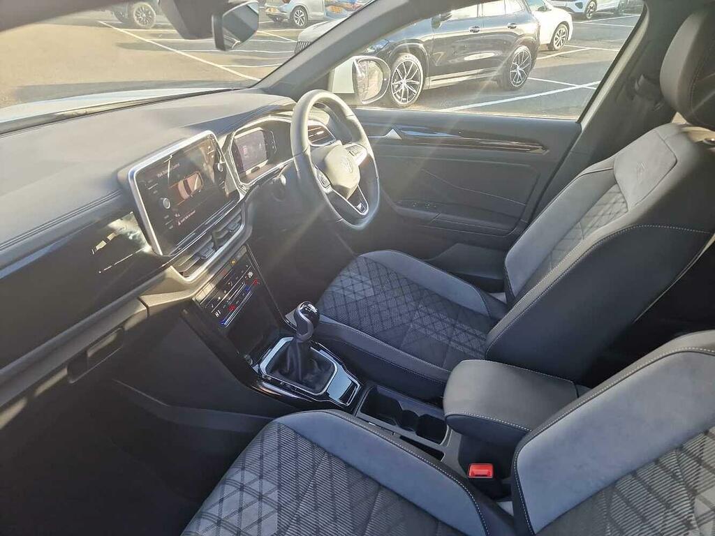 Volkswagen T-Roc 1.5 Tsi R-line GJ25TAU White #2