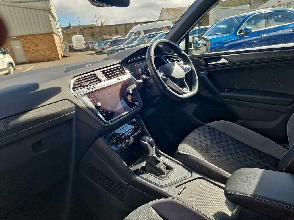 Volkswagen Tiguan 2.0 Tdi R-line Dsg MK23UTB White #2