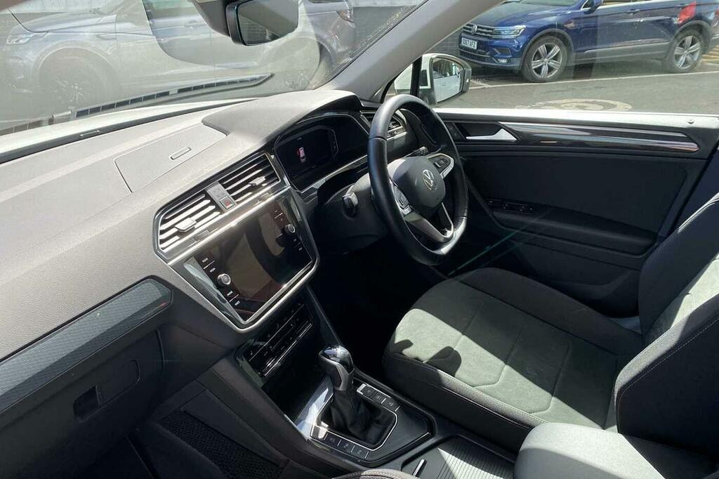 Volkswagen Tiguan 1.5 Tsi 150 Elegance Dsg SL21HYW White #2