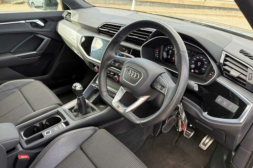Audi Q3 S Line 35 Tfsi 150 Ps 6-Speed Black #6